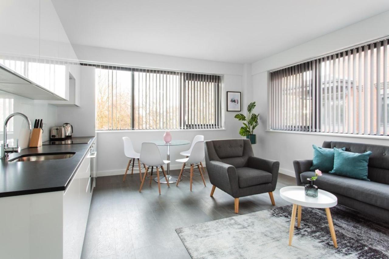 Abbott House By Viridian Apartments St Albans ภายนอก รูปภาพ